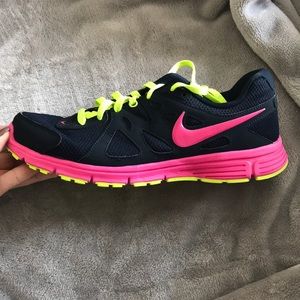 Women’s Nike Revolution 2